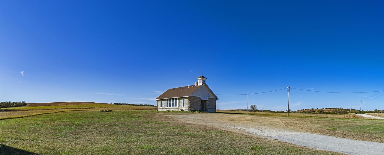 Jaringan Sekolah Literasi Digital Solok: Kontribusi untuk Pembangunan Daerah.